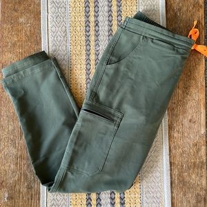 Figs moss petite yola scrub pant